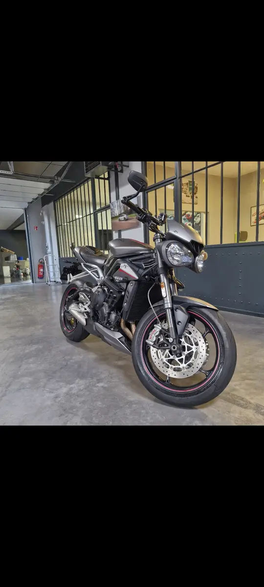 Street Triple RS