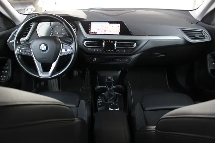 BMW 218 foto 7