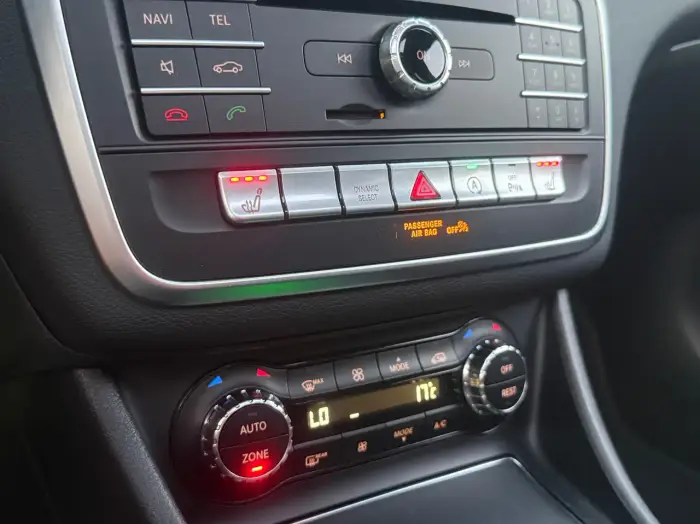 Mercedes-Benz GLA 200, photo 30