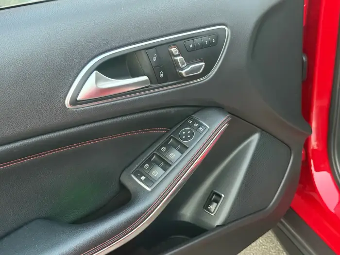Mercedes-Benz GLA 200, photo 27