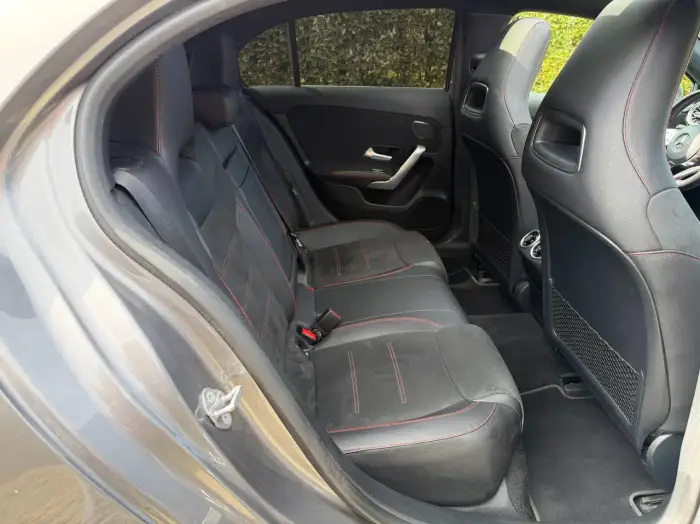 Mercedes-Benz A 220 foto 16