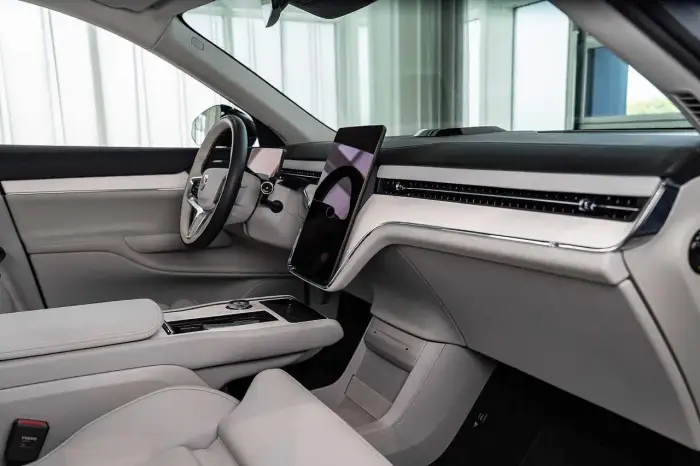 Volvo EX90 foto 13