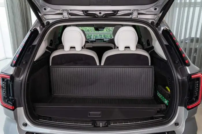 Volvo EX90 foto 16