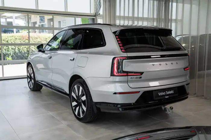 Volvo EX90 foto 2