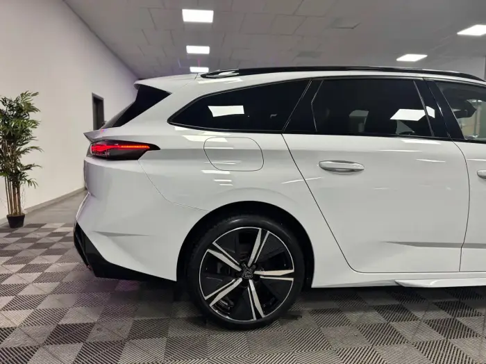 Peugeot 308 photo 9