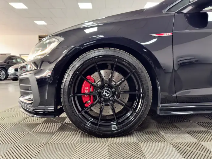Volkswagen Golf GTI foto 5