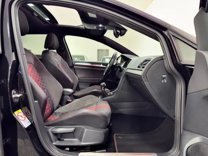Volkswagen Golf GTI foto 17
