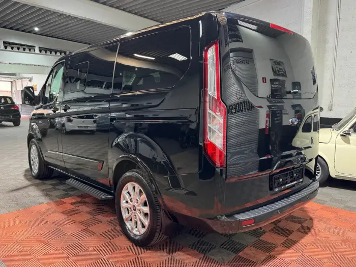 Ford Tourneo Custom, photo 2