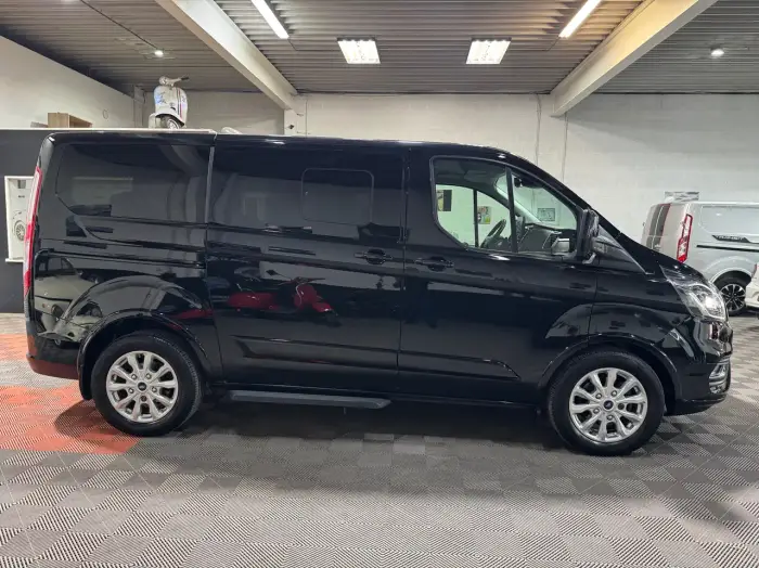 Ford Tourneo Custom, photo 13