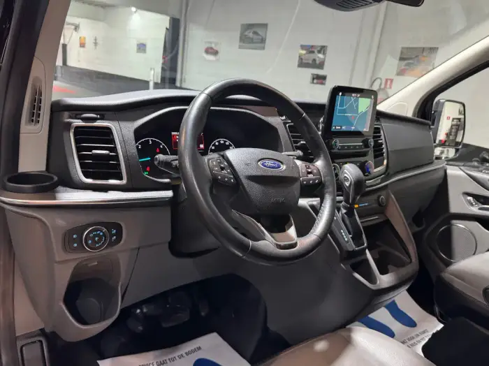 Ford Tourneo Custom, photo 4