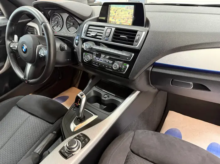 BMW 118 photo 10