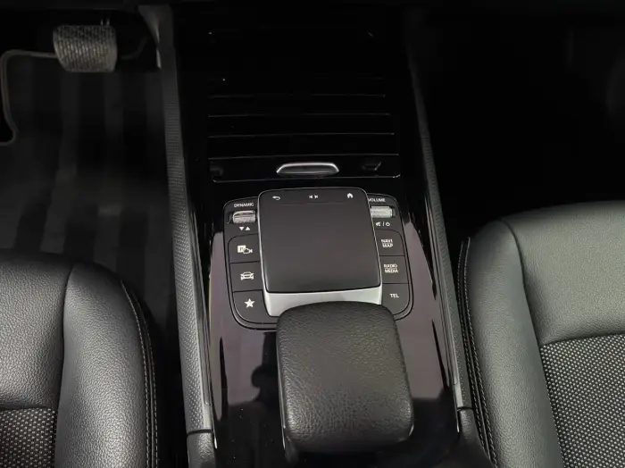 Mercedes-Benz GLA 200 foto 19