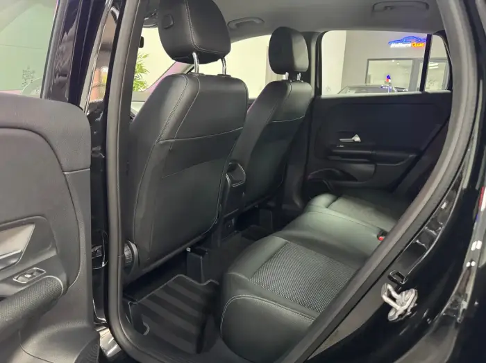 Mercedes-Benz GLA 200 foto 21