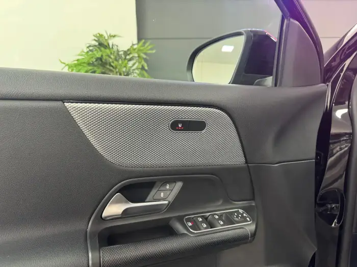 Mercedes-Benz GLA 200 foto 13