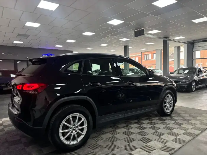 Mercedes-Benz GLA 200 foto 8