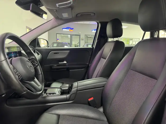 Mercedes-Benz GLA 200 foto 14