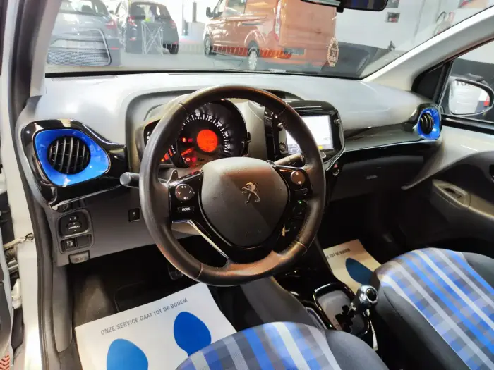 Peugeot 108, photo 6