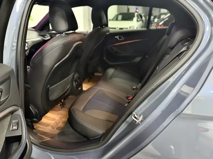BMW 118 photo 17