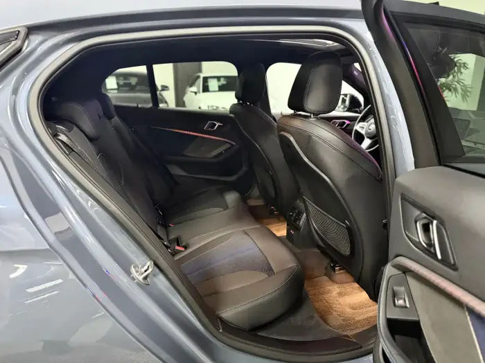 BMW 118 photo 18