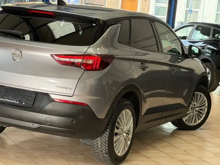 Opel Grandland X photo 11