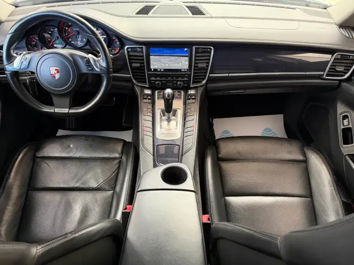Porsche Panamera foto 15