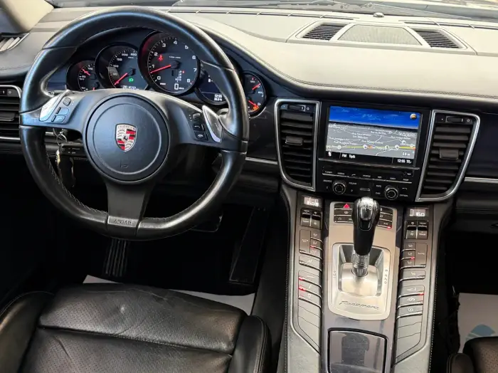 Porsche Panamera foto 16