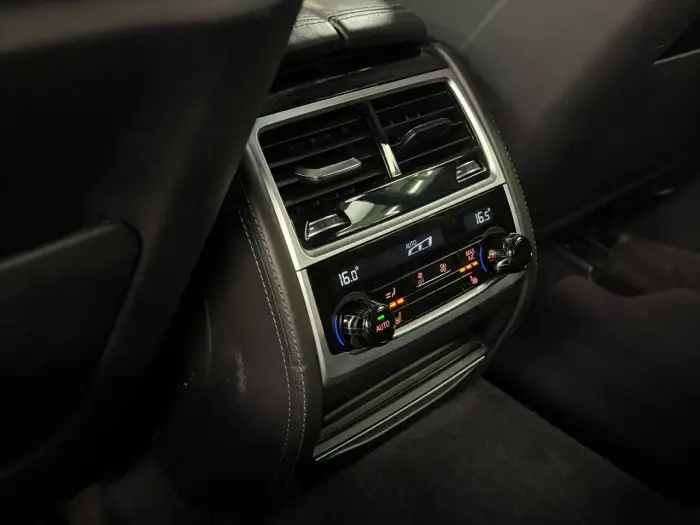 BMW 745 photo 30